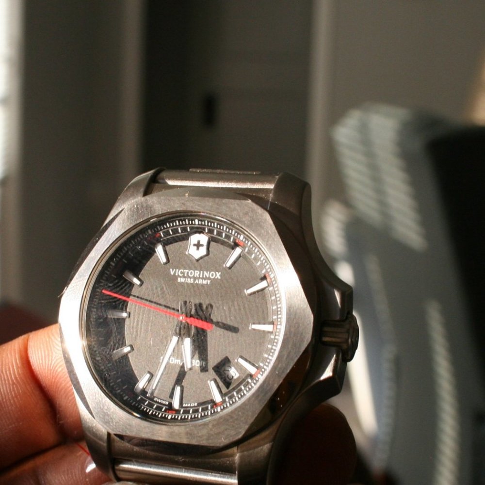 VICTORINOX Mens Stanless Steel I.N.O.X (TANK) - Picture 11 of 13
